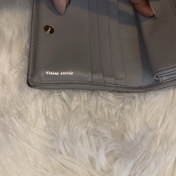 🎉🎊❤️HOST PICK 🎉🎊❤️ Miu Miu Grey Quilted Crystal Logo Wallet GUC - Picture 8 of 10